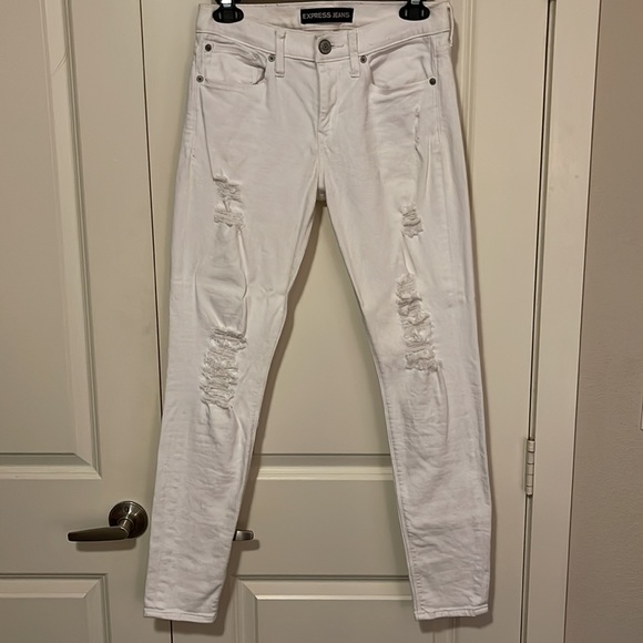 White Express jeans, size 4R. Legging mid rise. Open to any offer! - Picture 2 of 7